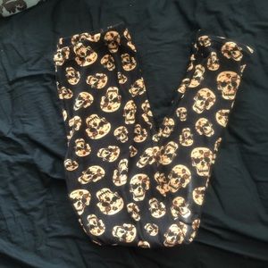Skull leggings- NWOT